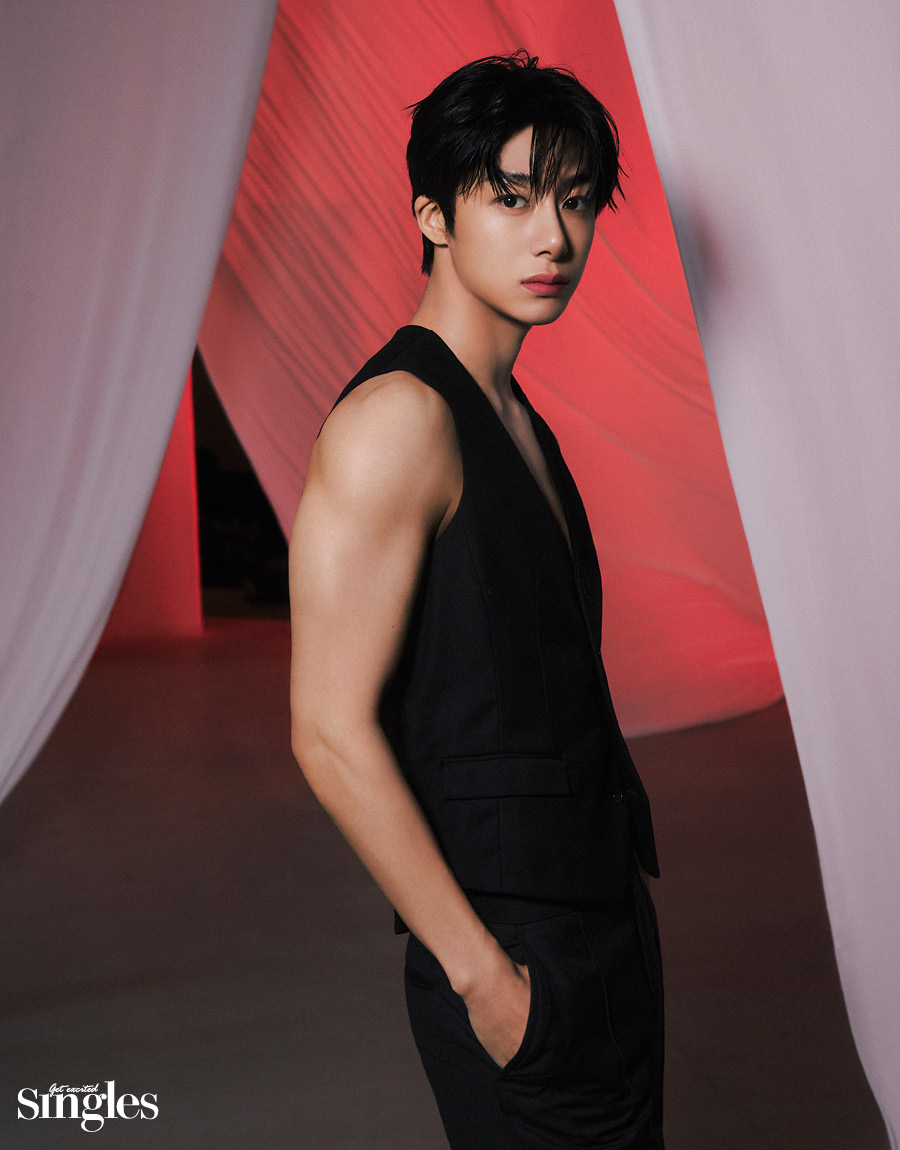 몬스타엑스 형원과 지방시 뷰티가 등장하는 싱글즈 화